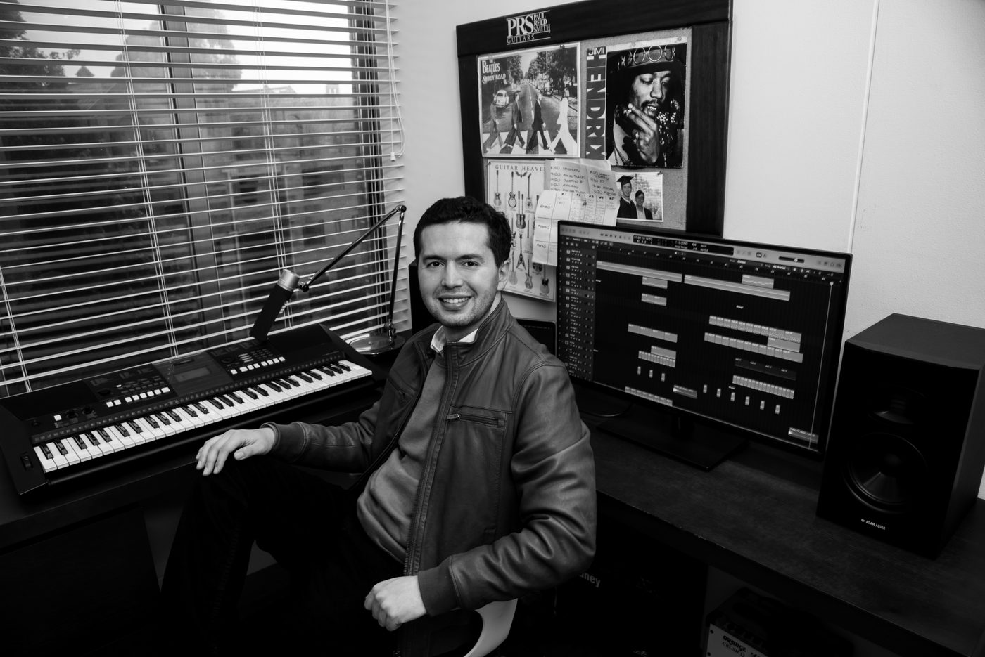 Julian Tellez in studio